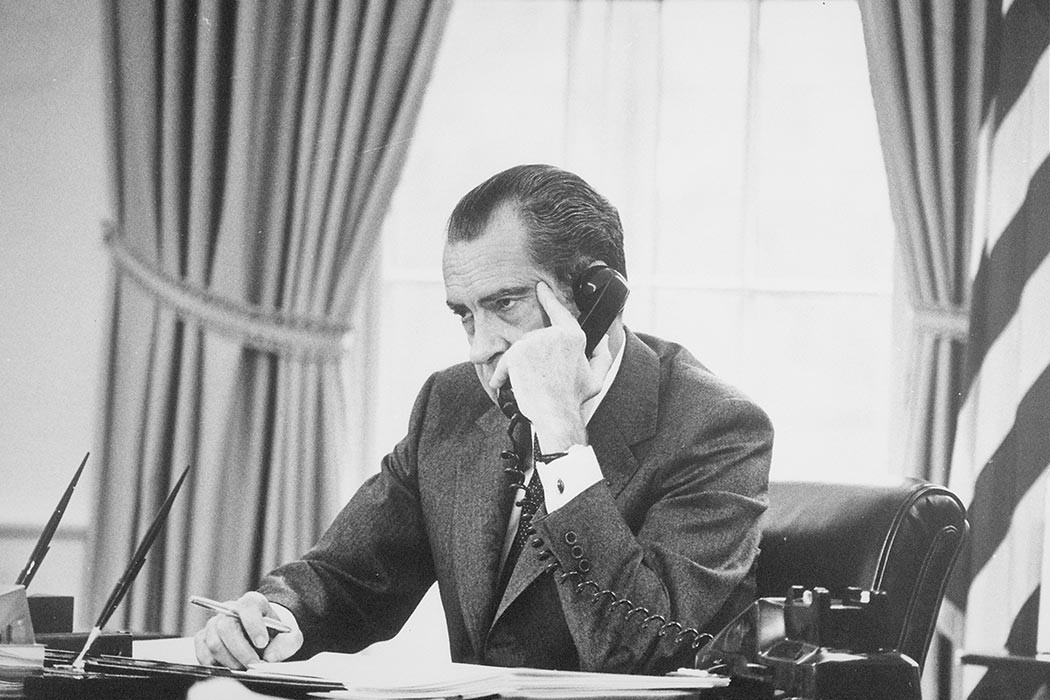 "Richard M. Nixon on the phone in the oval office - NARA - 194744" by Oliver F. Atkins, 1916-1977, Photographer (NARA record: 8451334) - U.S. National Archives and Records Administration. Licensed under Public Domain via Wikimedia Commons